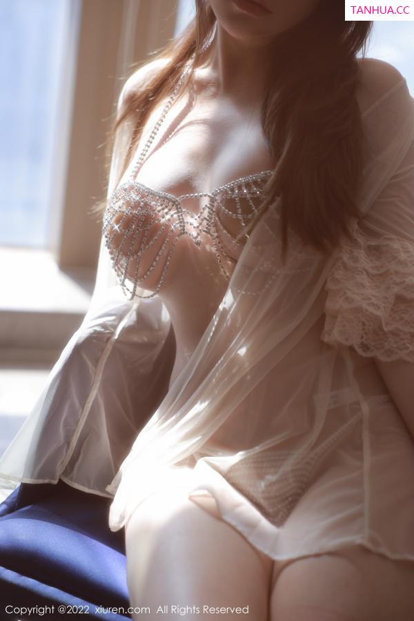 甜妮  [XiuRen]高清写真图 2022.10.26 No.5761 甜妮 丰腴美臀第2张图片